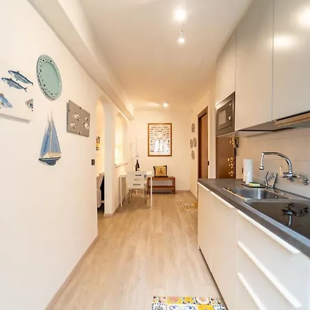 Charming 100 Meters From Apartman Como