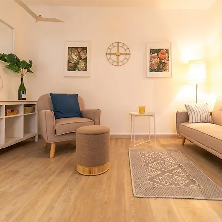 Apartman Charming 100 Meters From *
