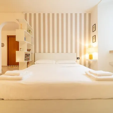 Charming 100 Meters From Apartman Como