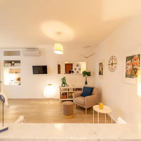 Charming 100 Meters From Apartman Como