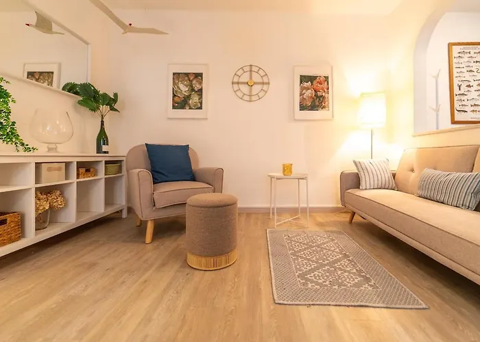 Apartman Charming 100 Meters From *