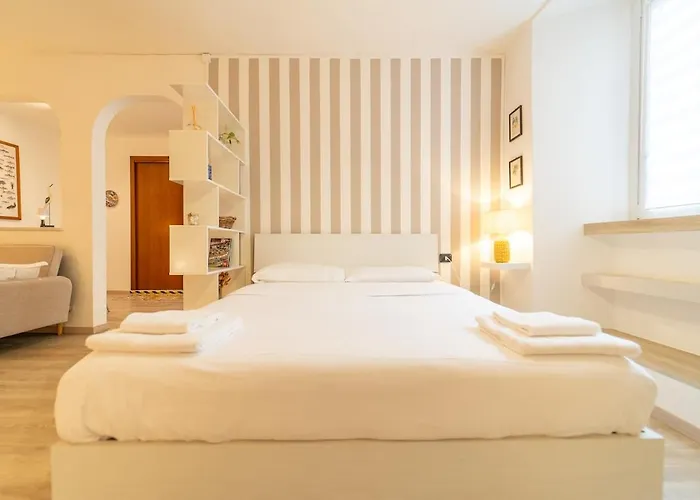 Charming 100 Meters From Apartman Como