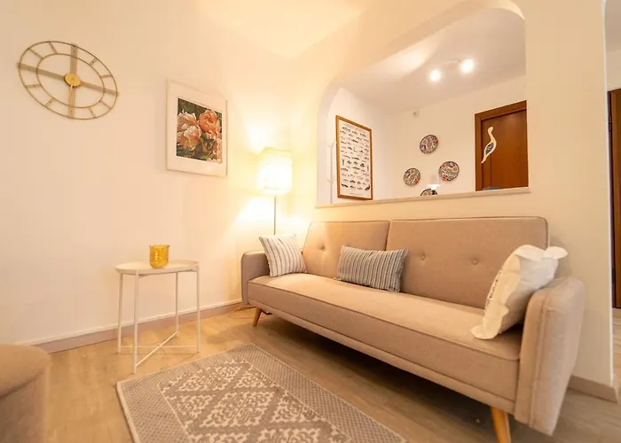 Charming 100 Meters From Apartman Como